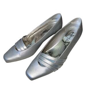 Easy Street Alive 5 Silver Satin Square Toe Kitten‎ Heels Women's 8.5W